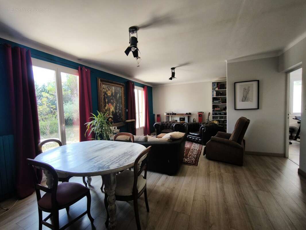 Maison à RIBAUTE-LES-TAVERNES