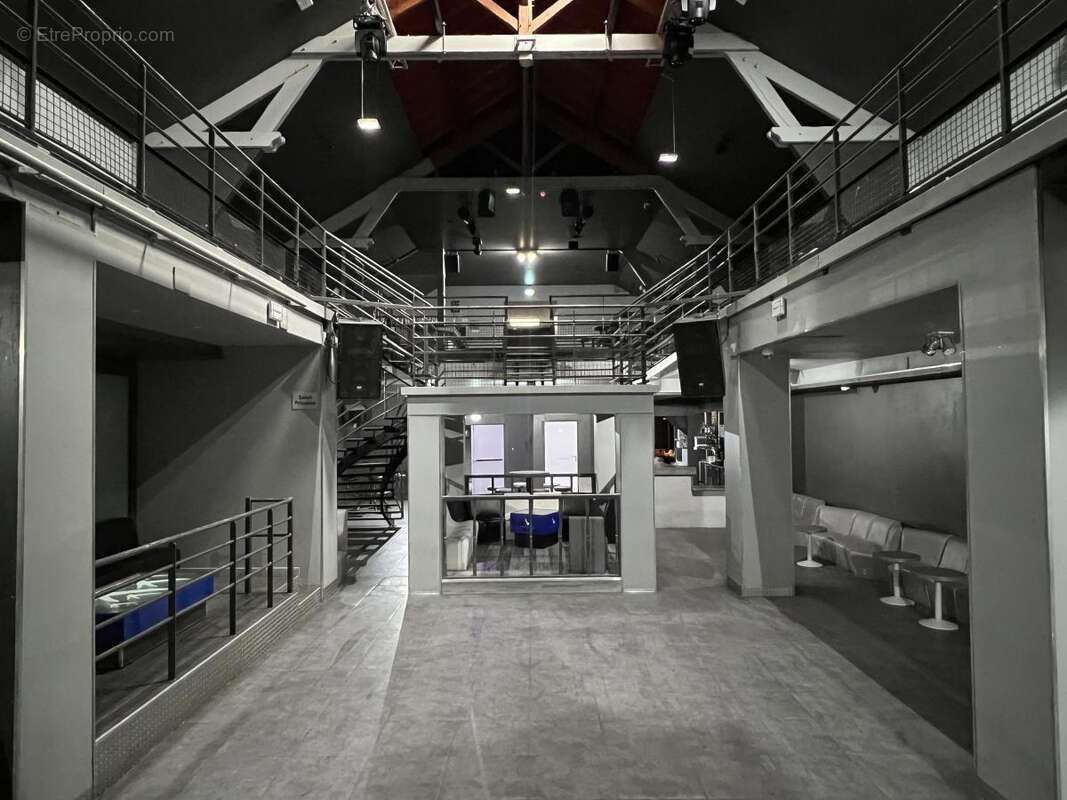 Commerce 1275 m² à La Jubaudiere  - photo 9