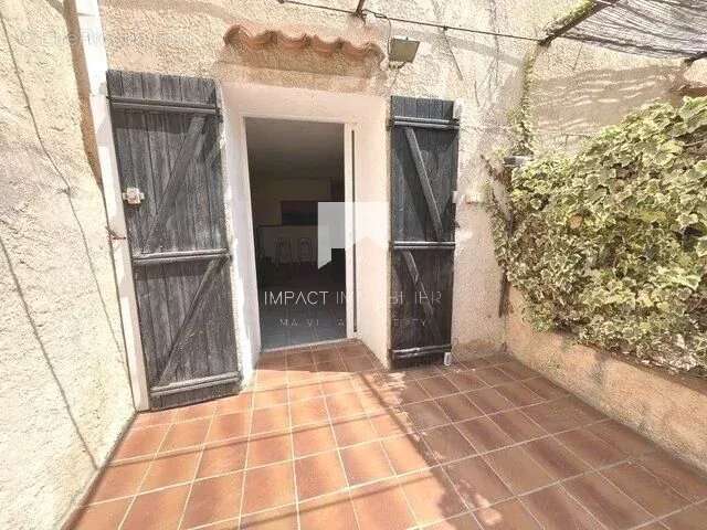 À VENDRE – Charmant T2 duplex rénové avec terrasse et parking – Carqueiranne (83320) - photo 9