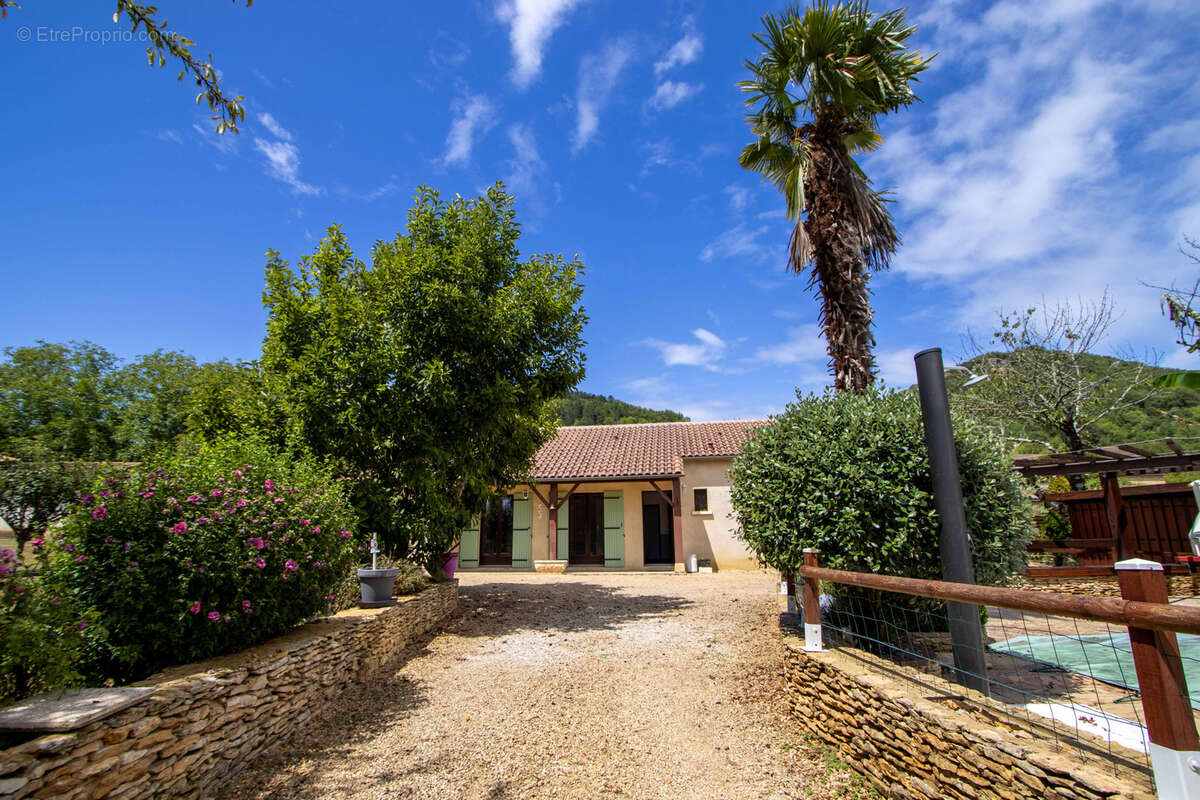 Maison à SAINT-VINCENT-DE-COSSE