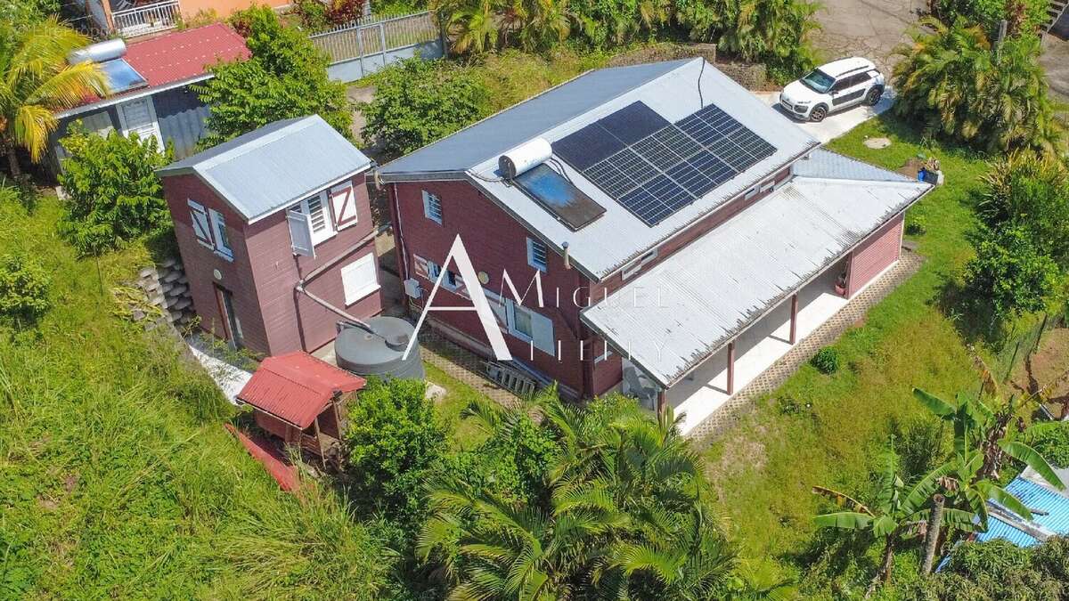 Maison à LES TROIS-ILETS