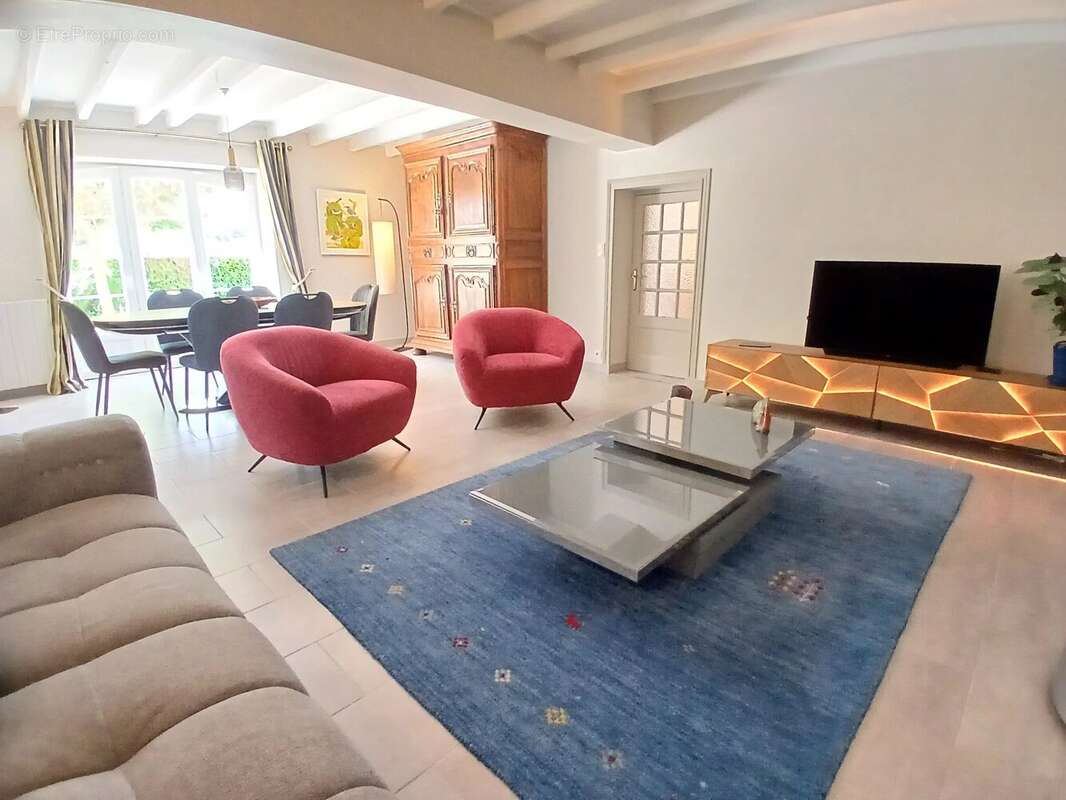 Maison à VILLEBOIS-LAVALETTE