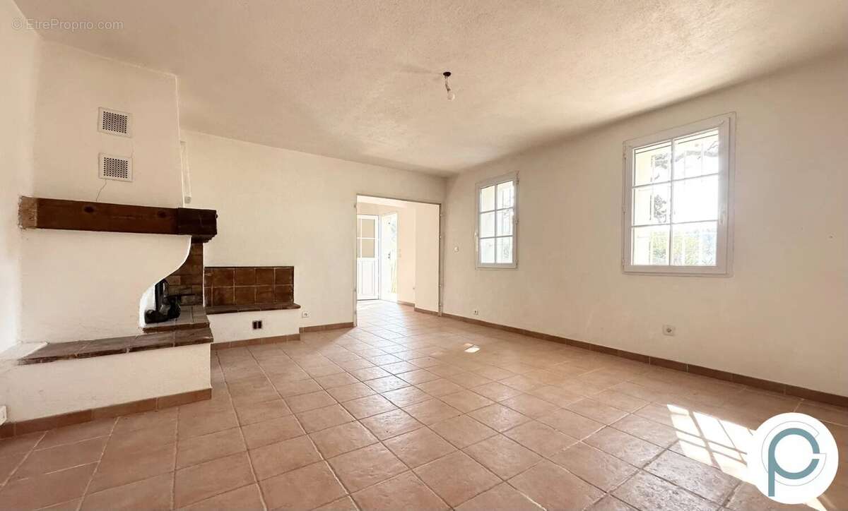 Appartement à LE CASTELLET