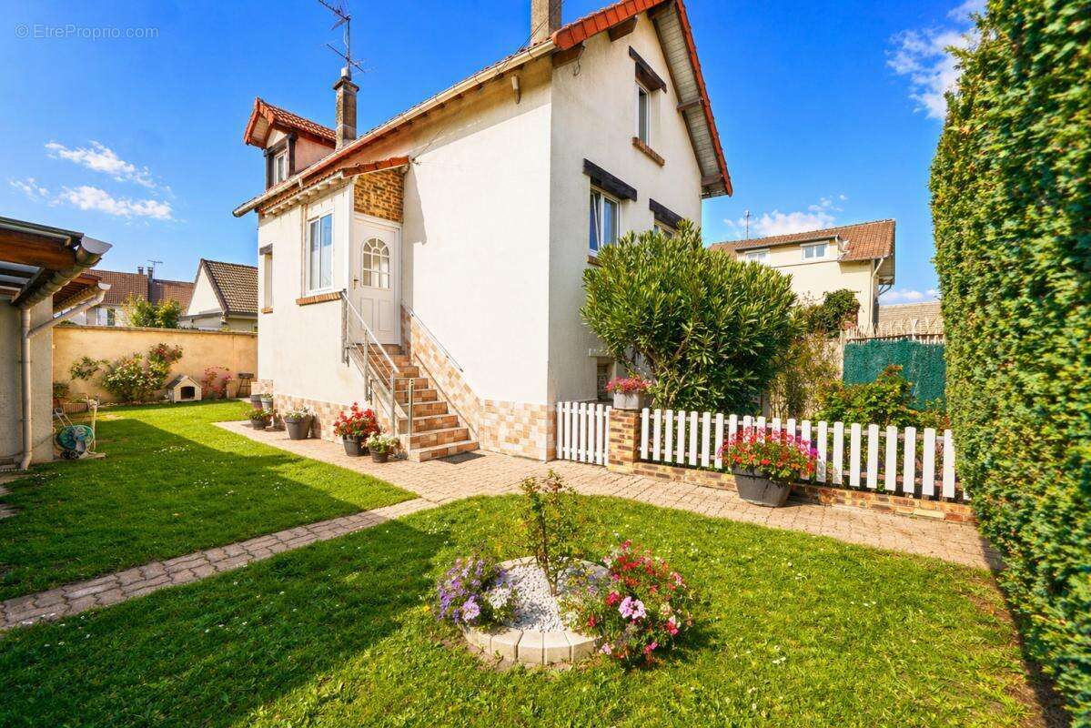 Maison à DEUIL-LA-BARRE