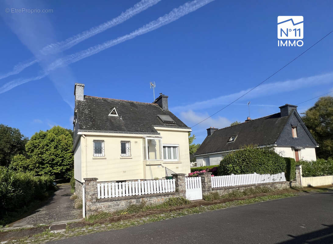 Maison non-mitoyenne - Parc arboré - Centre-bourg de Bubry ! - photo 2