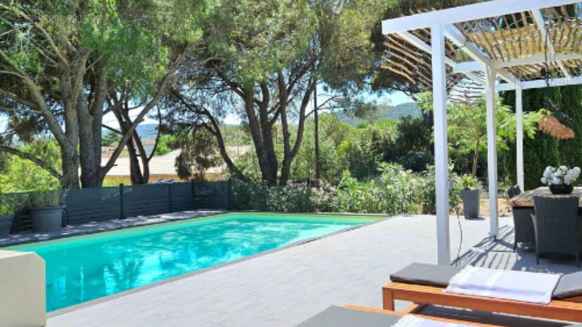 Maison 400 m² à Plan-De-La-Tour  - photo 2