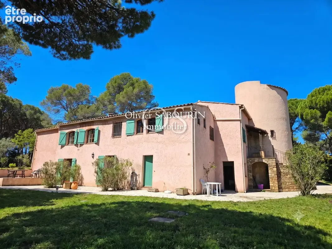 Bastide de caractère – 422 m² habitables avec 6 logements indépendants, piscine et terrain de 15 555 m² - photo 2