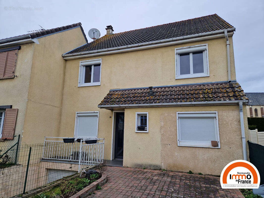 Maison à SOTTEVILLE-SOUS-LE-VAL
