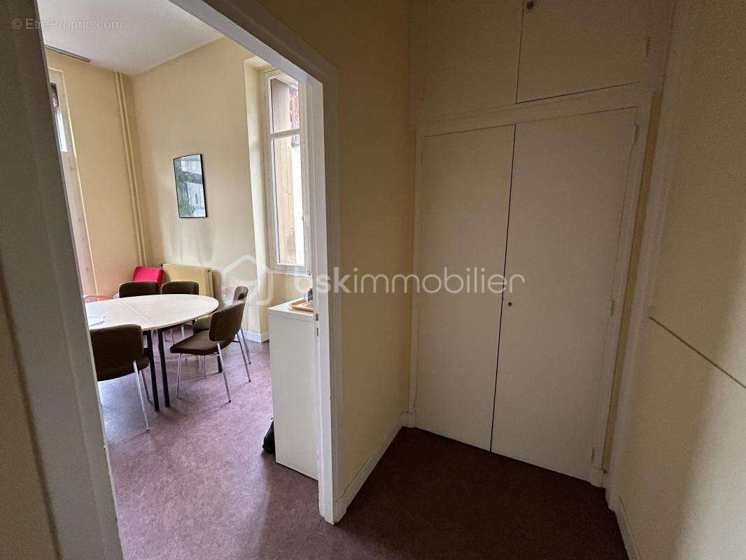 Ensemble immobilier - bureau ou habitation - parking - annexe - photo 3