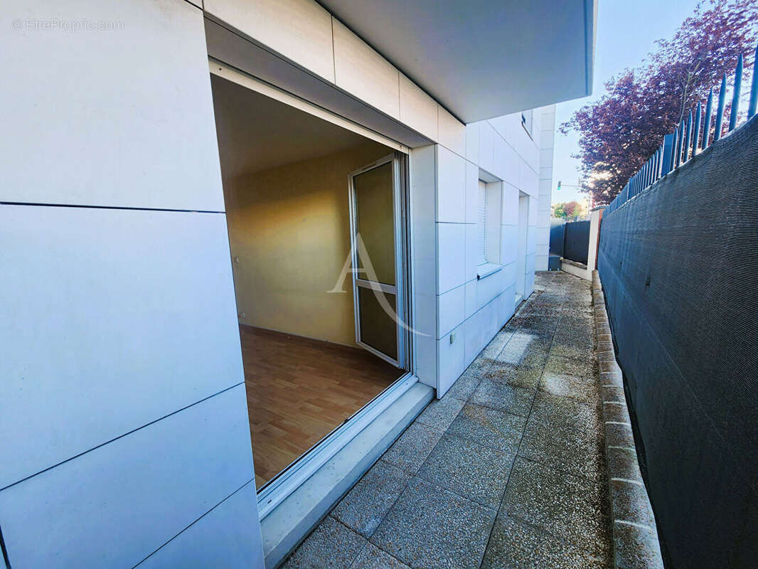 Appartement à FRESNES