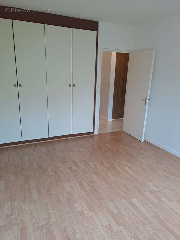 Appartement à VAUX-LE-PENIL