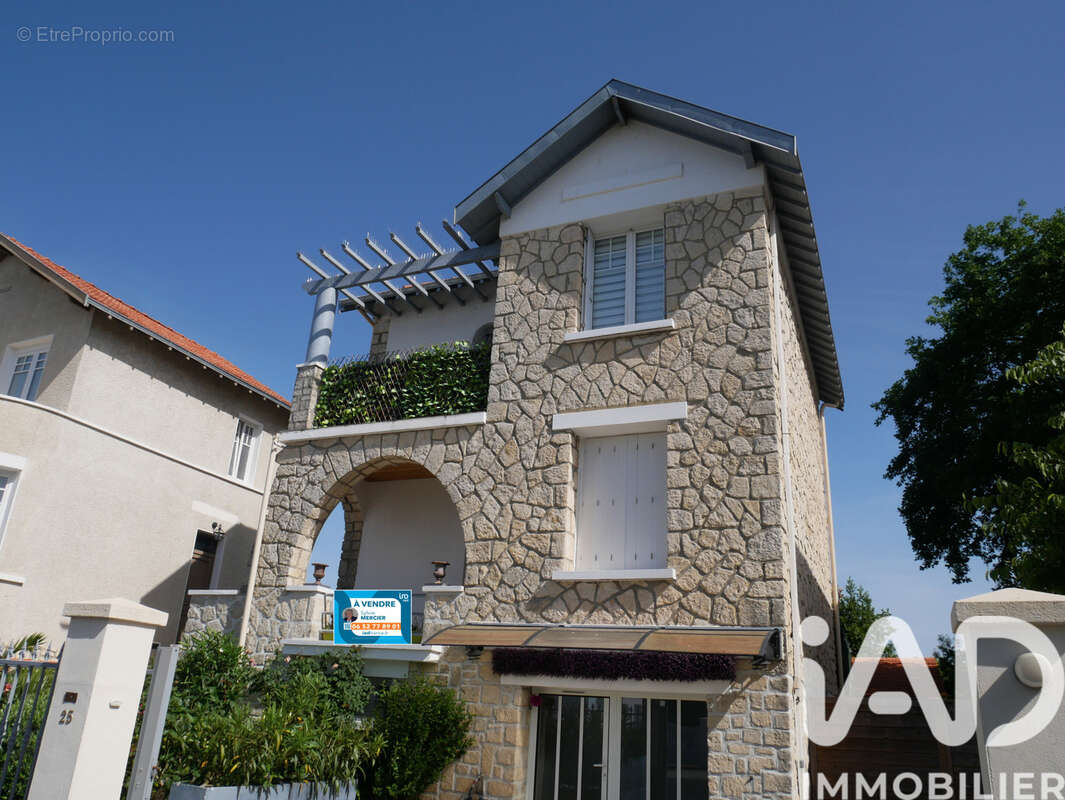 Maison 97 m² à Rochefort  - photo 8