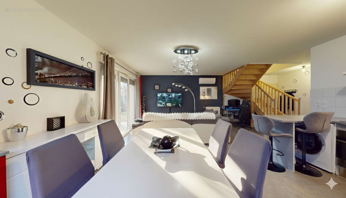 Maison à LA SALVETAT-SAINT-GILLES