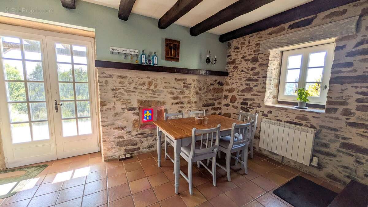 Maison en pierre de 4 chambres avec piscine et vue panoramique – Aubazine, Corrèze - photo 8