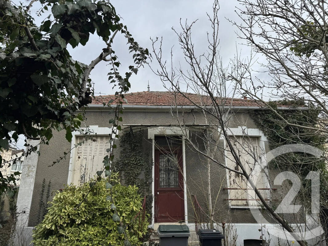 Maison à SAINT-MAUR-DES-FOSSES