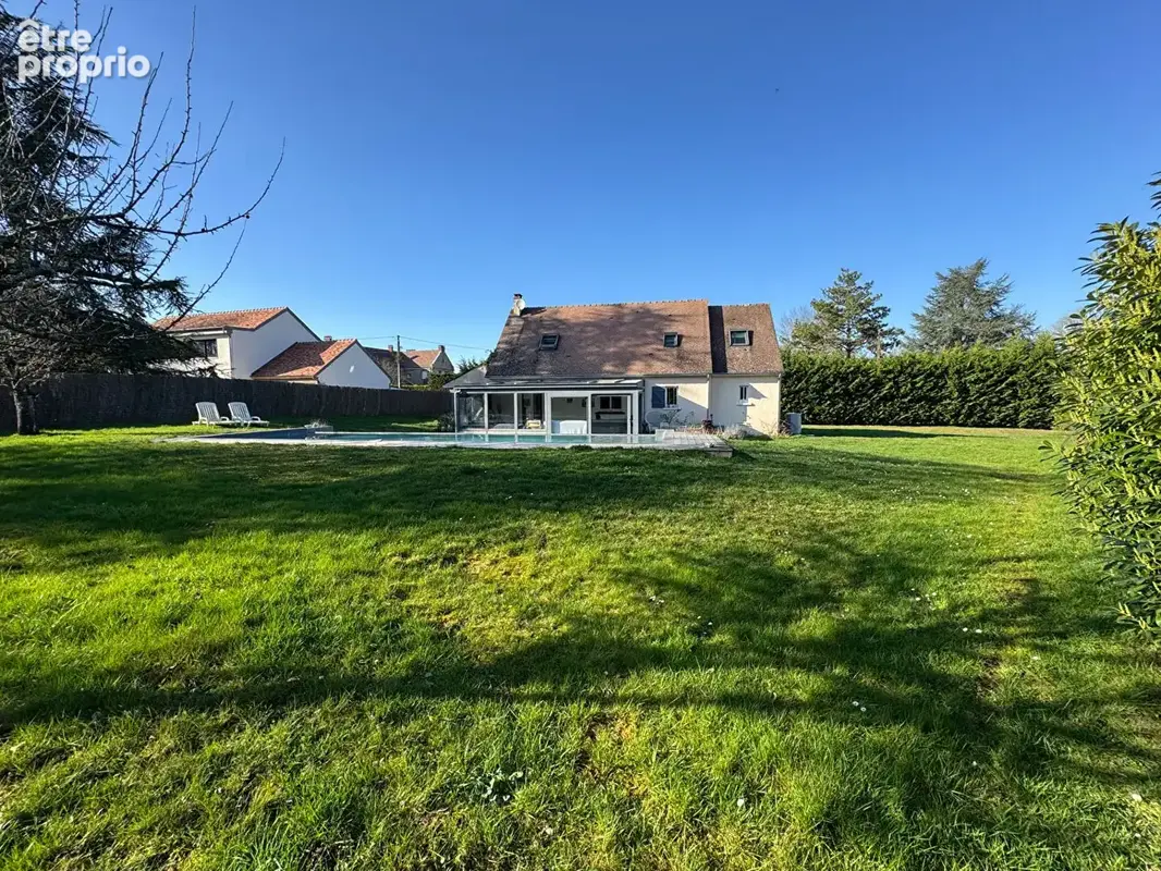 Jolie maison récente et  familiale avec piscine chauffée  5' MONTFORT L'AMAURY  6 pièces  175 m2 - photo 9