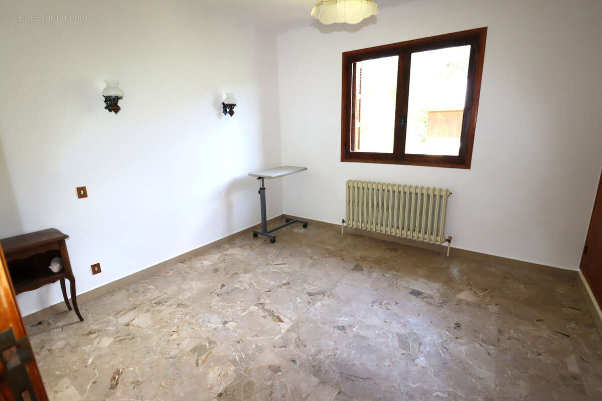 Maison 450 m2 - 4 appartements - photo 24
