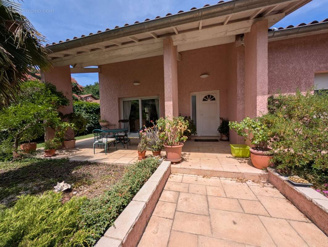 n°2 - Maison à SATOLAS-ET-BONCE