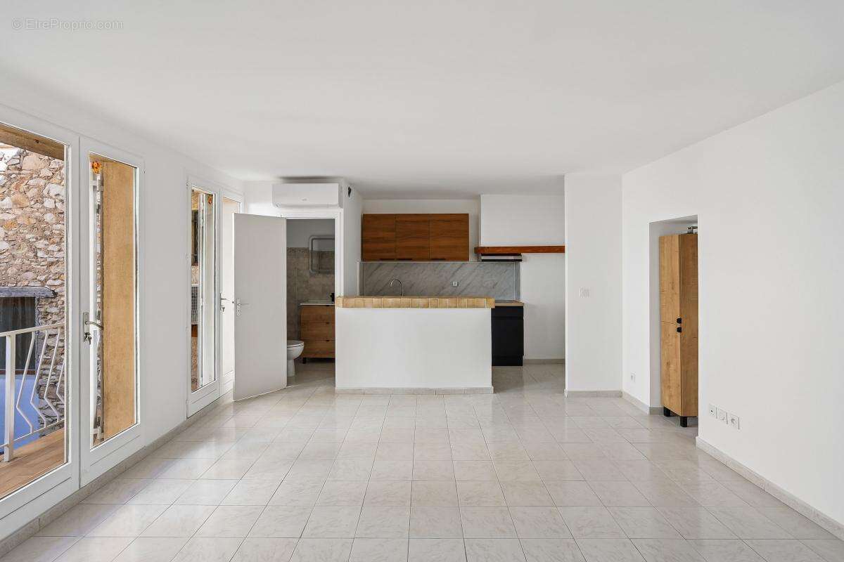 Appartement à LA FARE-LES-OLIVIERS