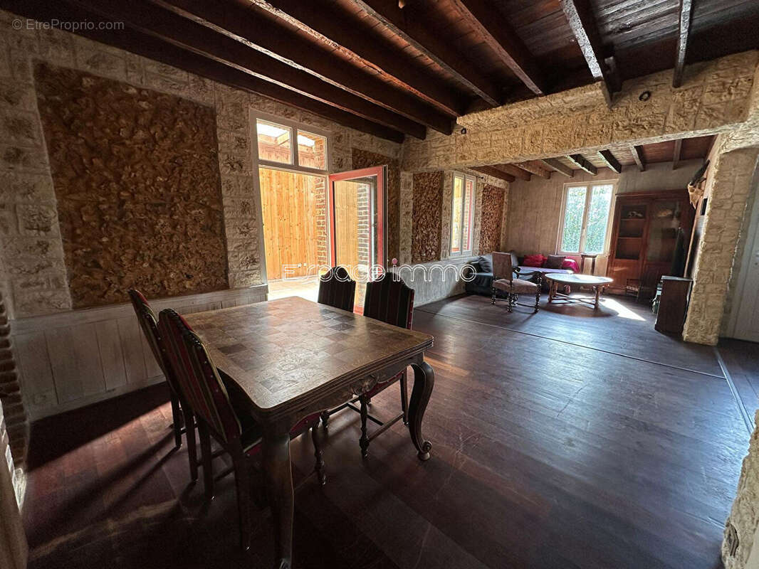 Maison à MONTVILLE
