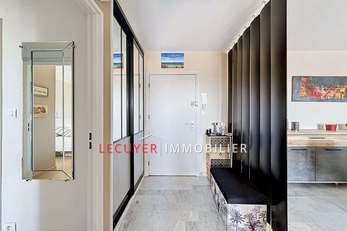 Appartement à VALLAURIS