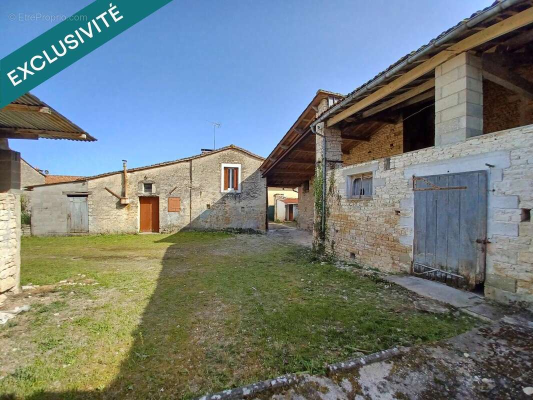 Photo 8 - Maison à AIGRE