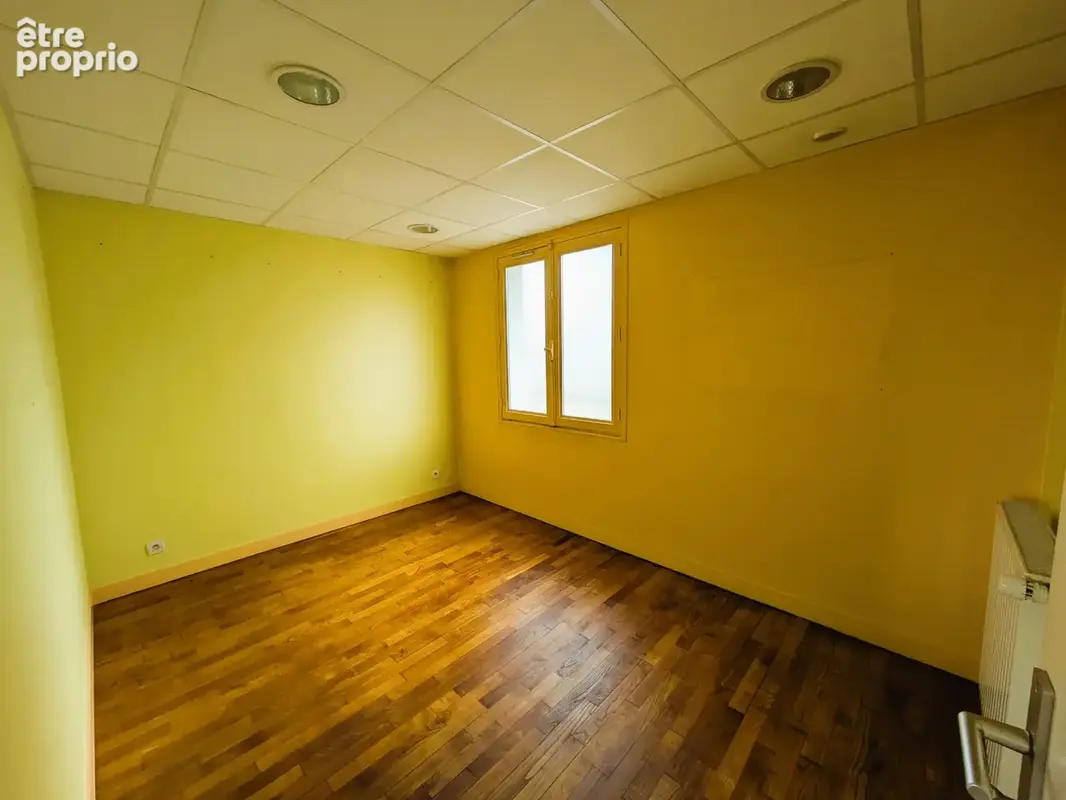 Appartement T2 - rez-de-chaussée - 50 m2 FOUGERES - photo 3