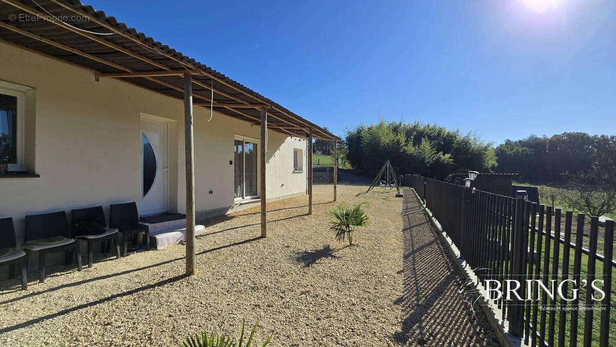 Maison à MONTESQUIEU