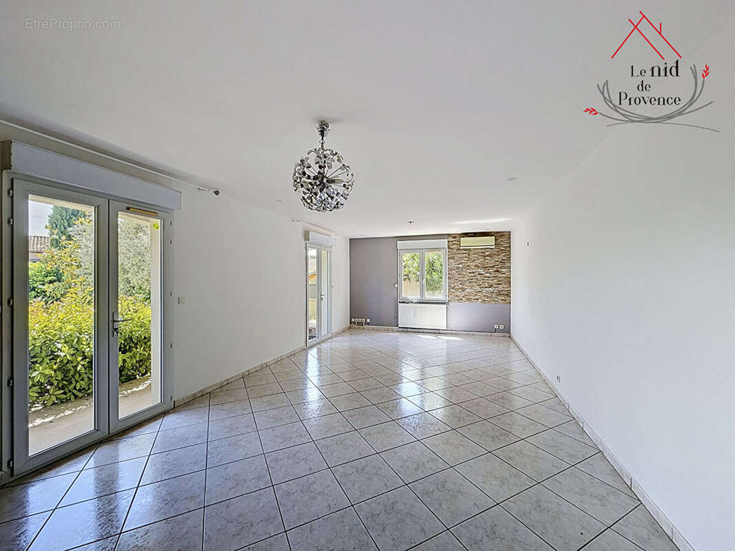 Maison de plain pied 127 m2 avec piscine à  Camaret - photo 4