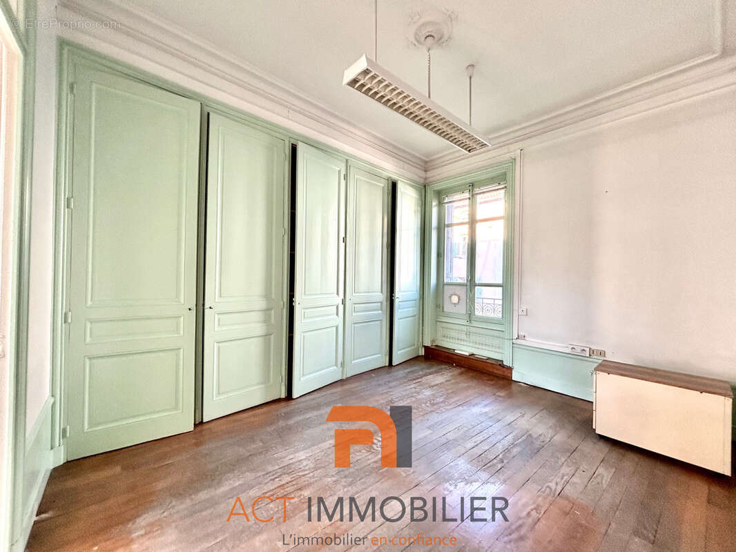 Appartement à L'ARBRESLE