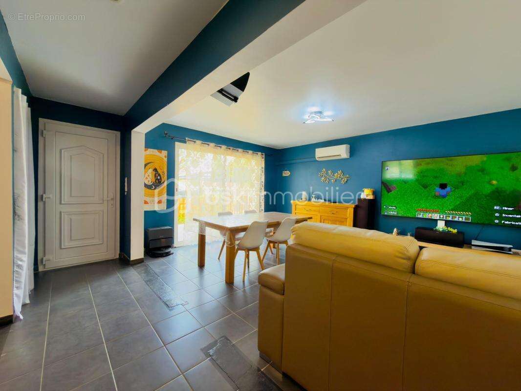 SORGUES – Maison familiale de 150 m² – Autonomie en eau et en électricité – Piscine, spa, suite parentale et fort potentiel d'év - photo 3