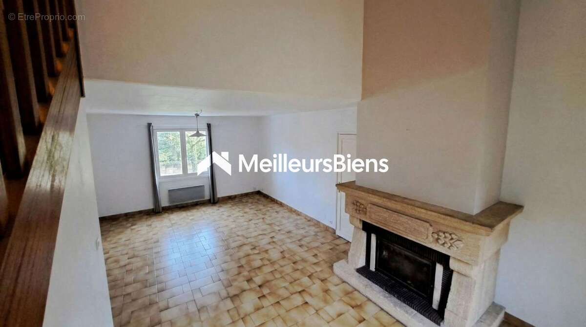 Maison à SAINT-JEAN-DE-BONNEVAL