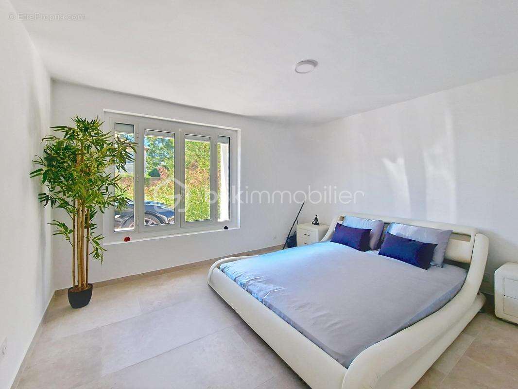 Appartement à LA FARE-LES-OLIVIERS