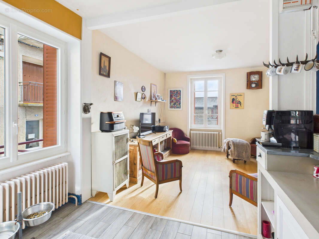 Maison à CRAPONNE-SUR-ARZON