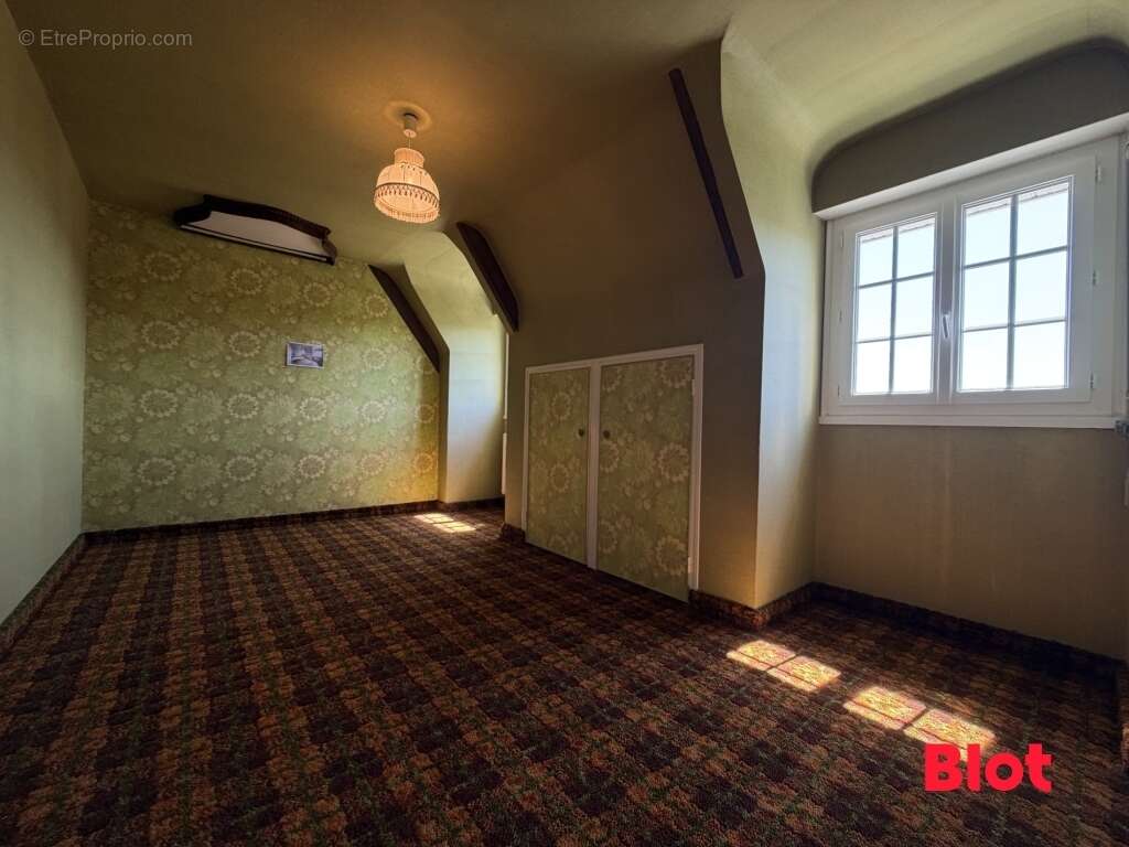 Maison 182 m² à Saint-Meloir-Des-Ondes  - photo 9
