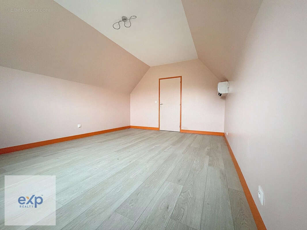 Maison 234 m² à Houlbec-Cocherel  - photo 9