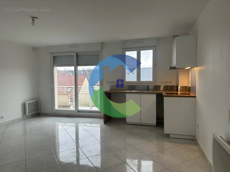 Appartement à CHILLY-MAZARIN