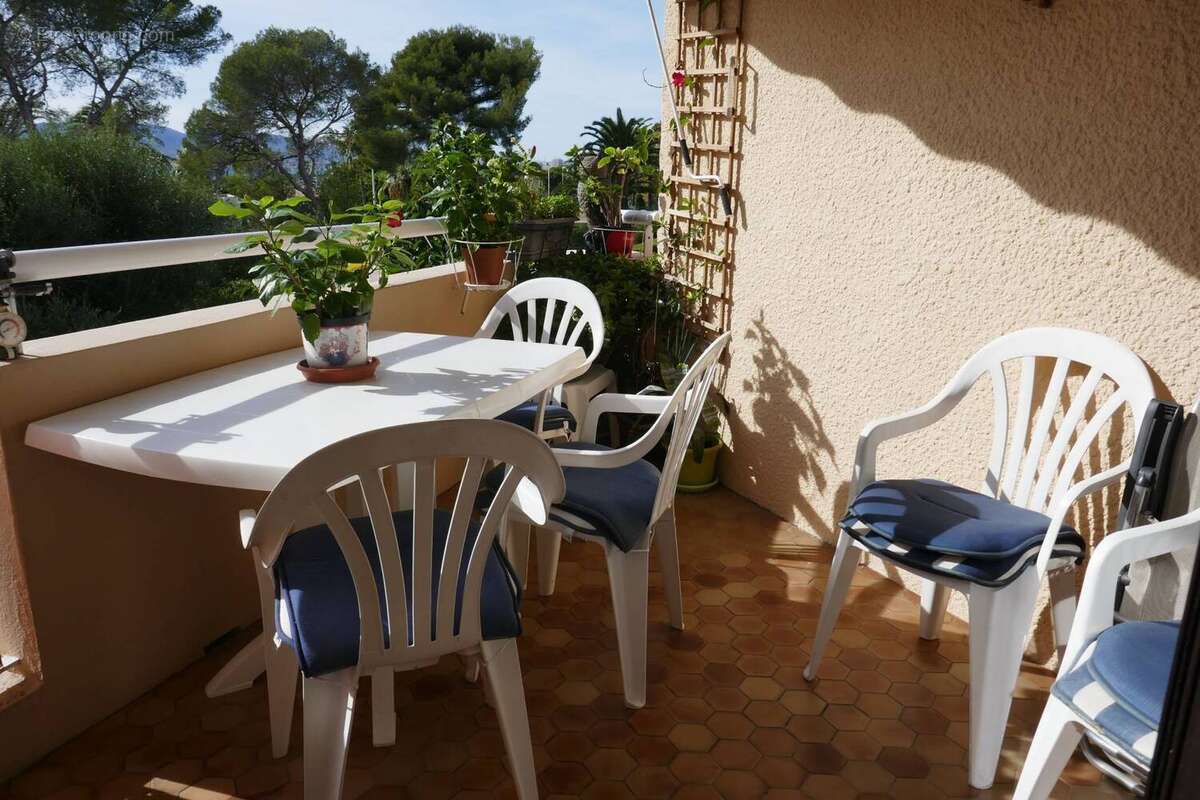 Appartement,f2,avec terrasse ,Vue Mer, Santa Lucia ,Saint Raphael ,Mr 96 ans et Mme 87 ans. - photo 3