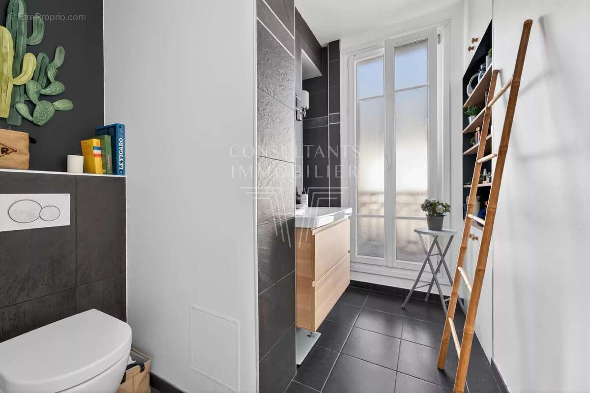 Appartement à PARIS-16E