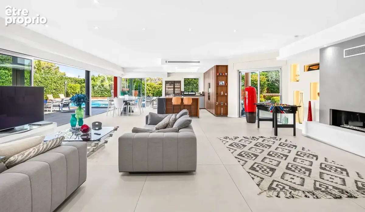 MOUGINS- belle villa individuelle de plain pied avec studio et piscine - photo 4