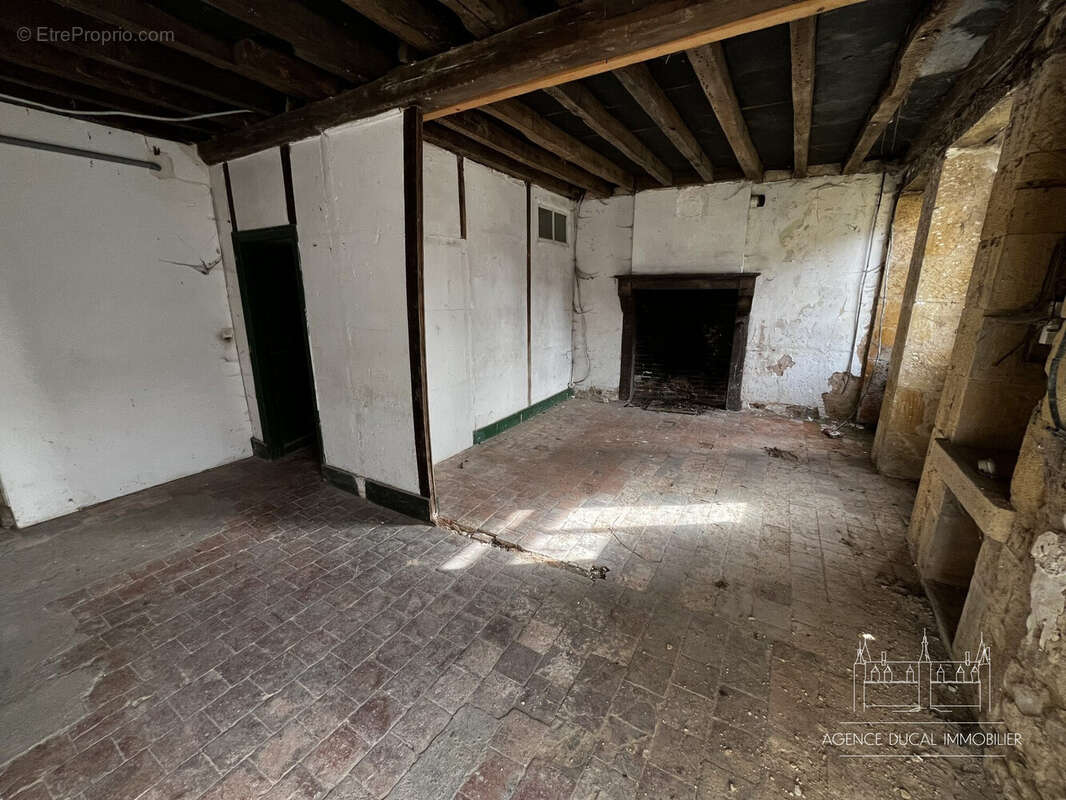 Maison 160 m² à Saint-Sulpice  - photo 7