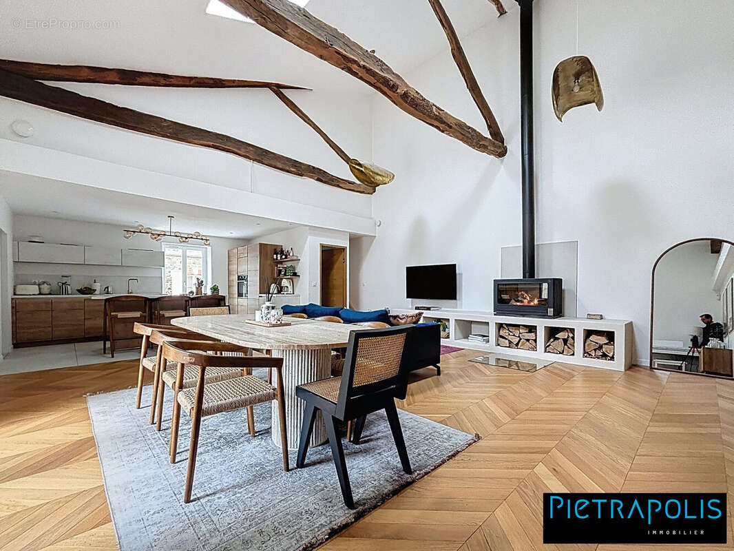 Maison à SAINT-SYMPHORIEN-SUR-COISE