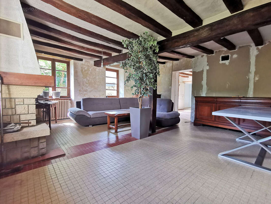 Maison à YZEURES-SUR-CREUSE