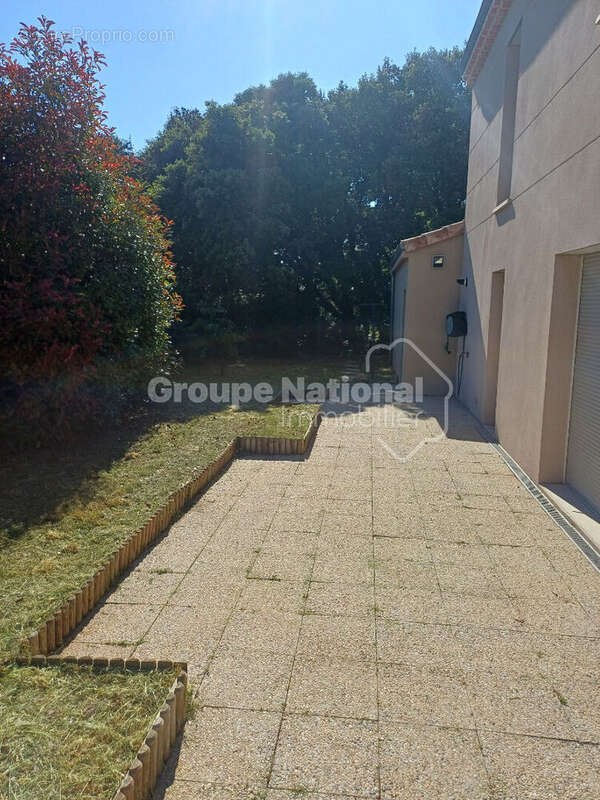 Maison à COURTHEZON