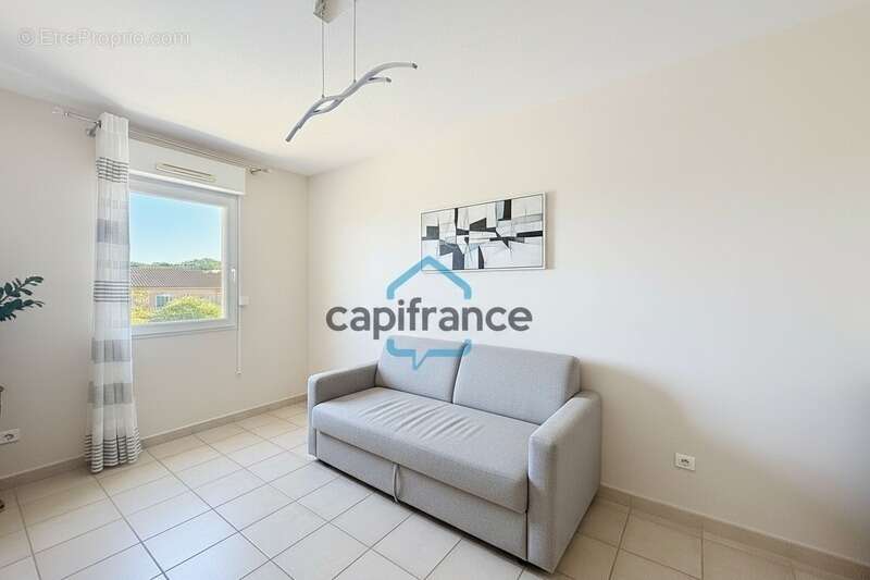 Appartement à vendre 4 pièces LA SEYNE SUR MER (83) - photo 8