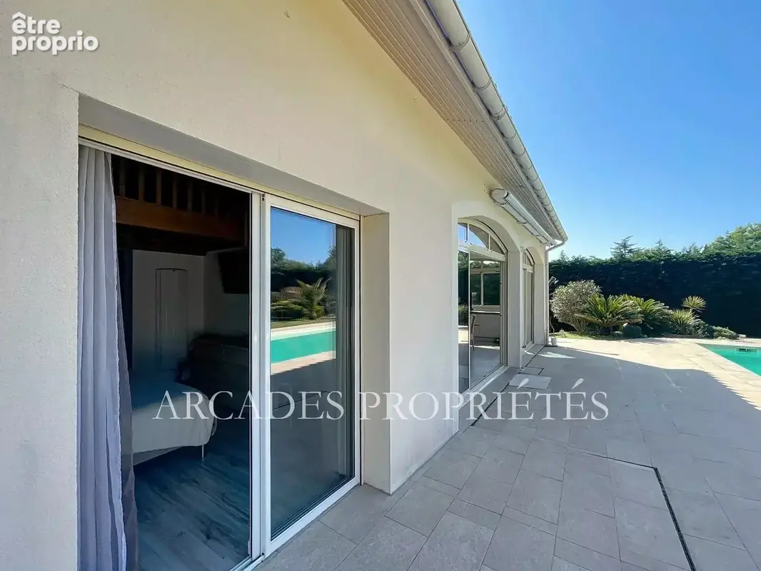 PROPRIETE Grande MAISON sur terrain paysagé - photo 14