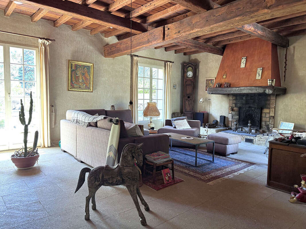 Maison Villeneuve Les Avignon 5 pièce(s) 175 m2 - photo 2
