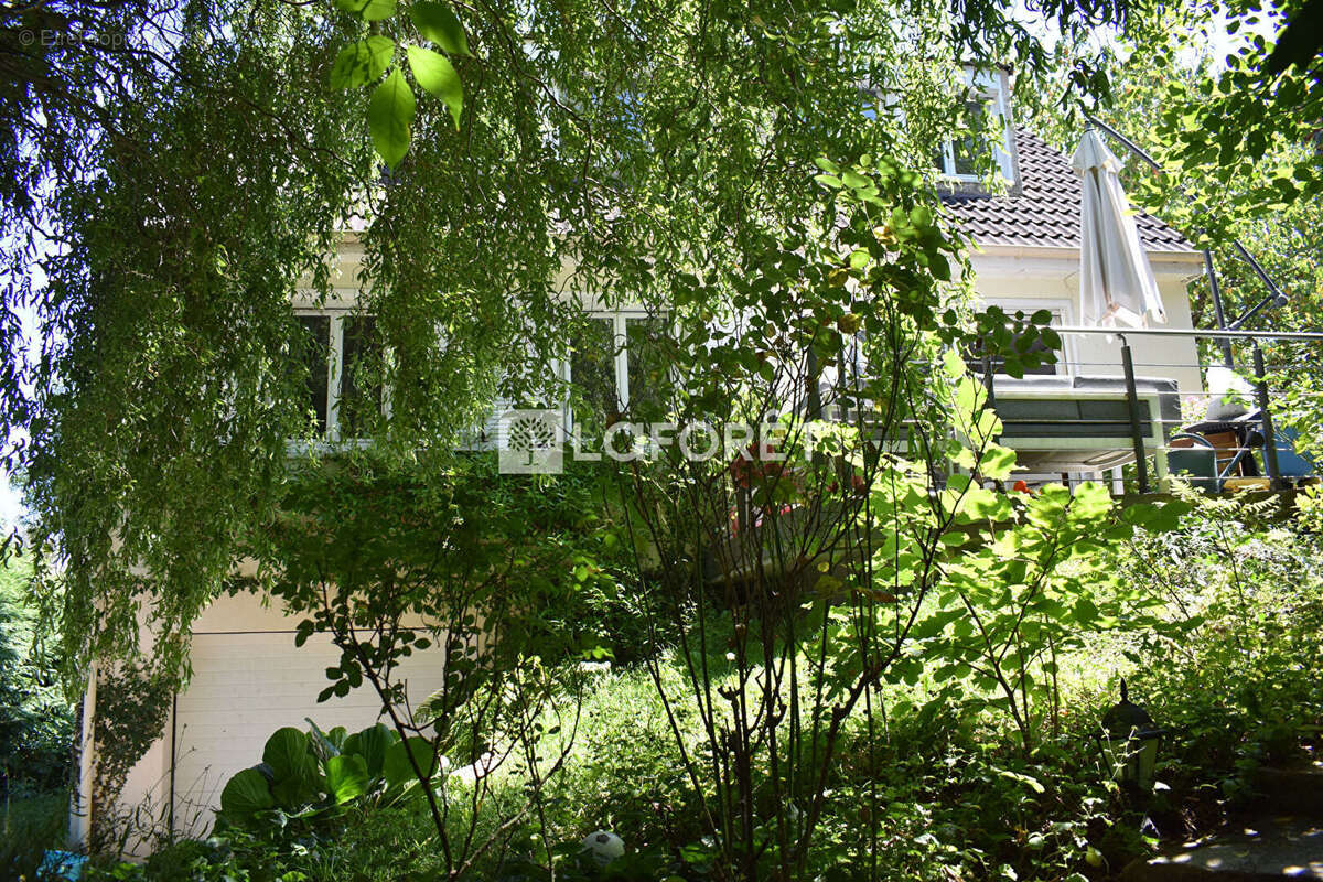 Maison familiale climatisée, avec sous-sol - Orgeval - 7 pièces - photo 5