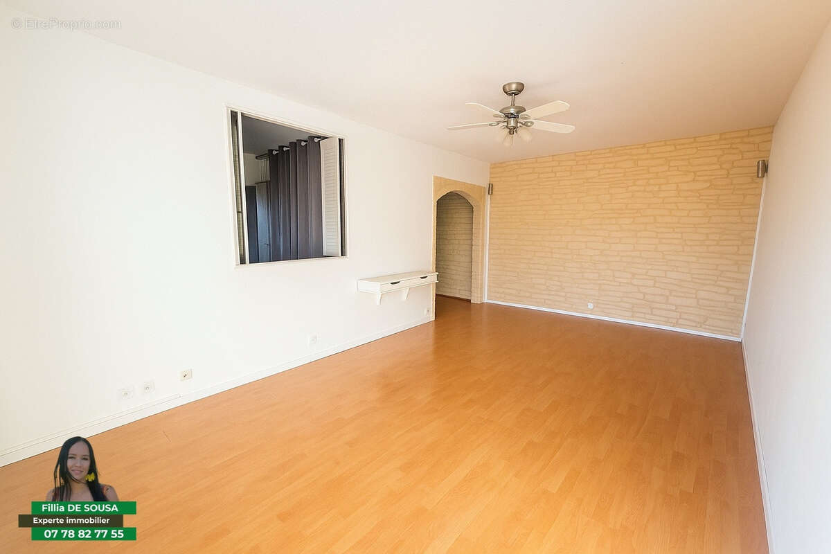 Appartement à SAINT-JEAN-BONNEFONDS