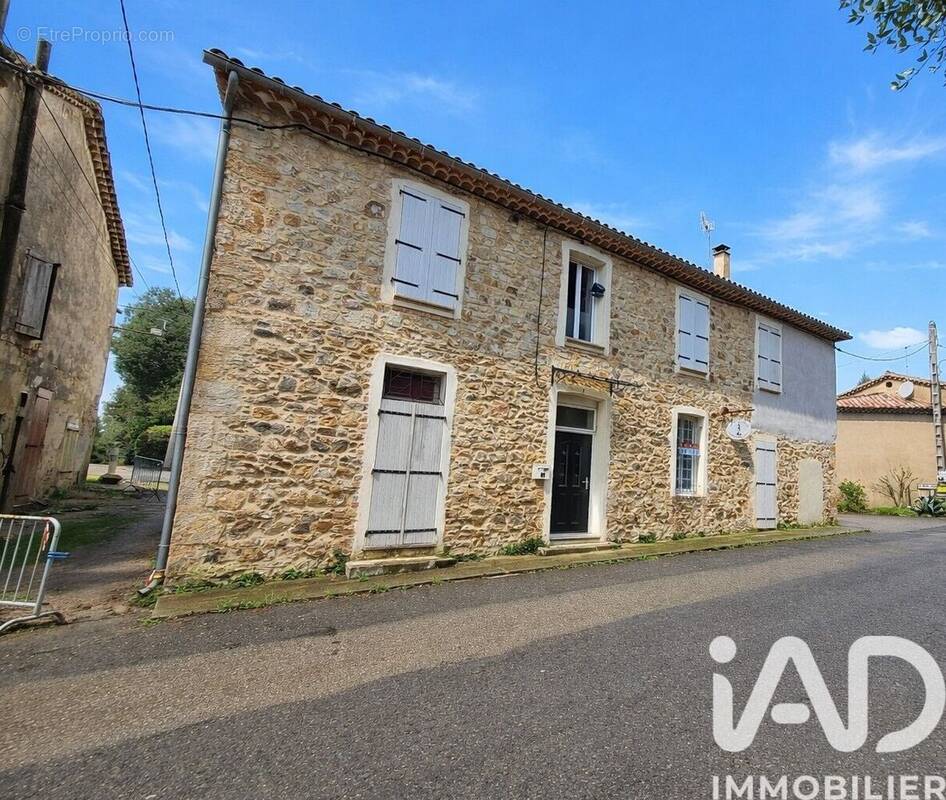 Photo 1 - Maison à SAINT-JULIEN-LES-ROSIERS